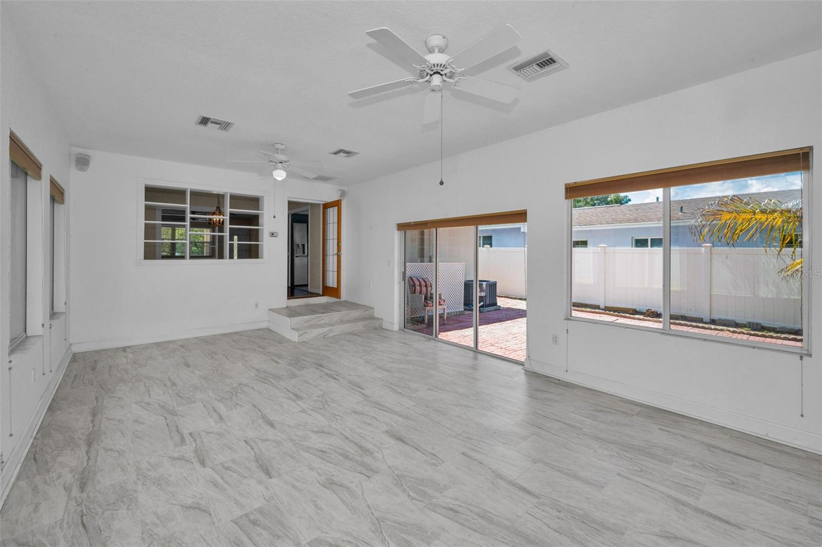 Image 38 of 100 For 554 Louden Avenue