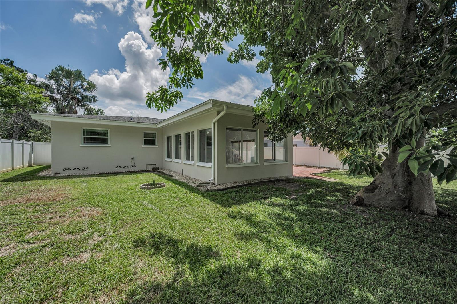 Image 60 of 100 For 554 Louden Avenue