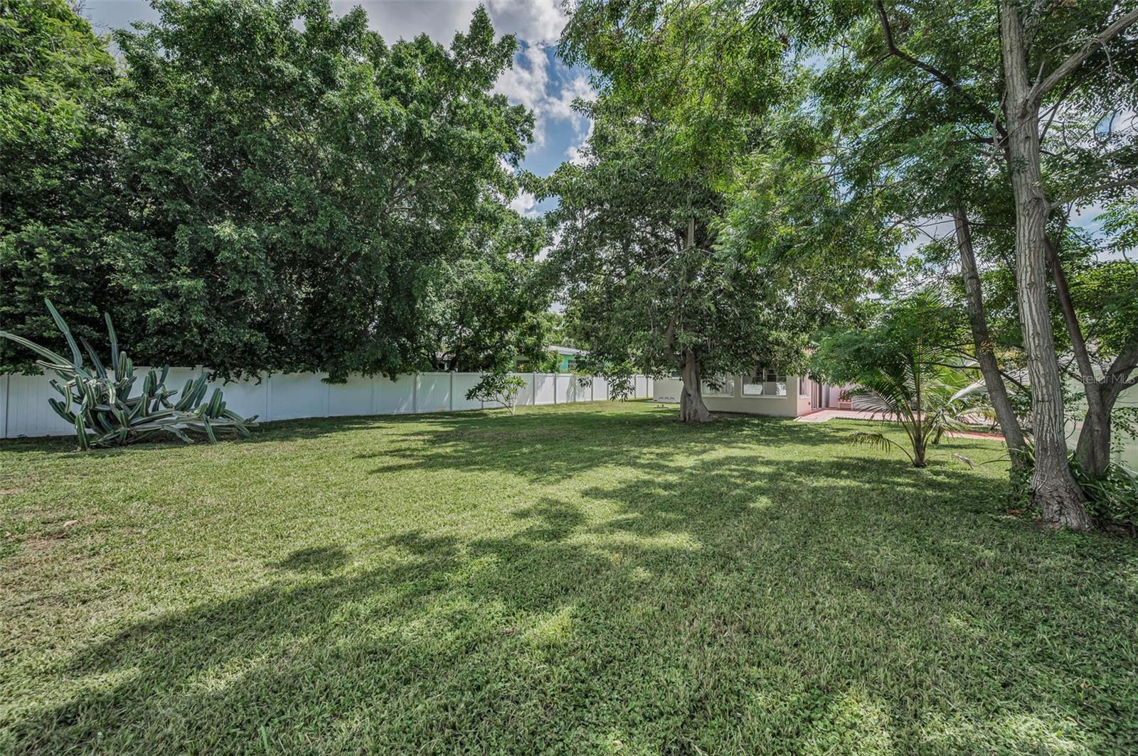 Image 62 of 100 For 554 Louden Avenue