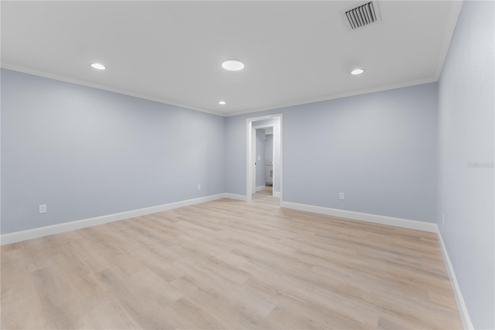 Image 21 of 34 For 1908 Sandpiper Drive