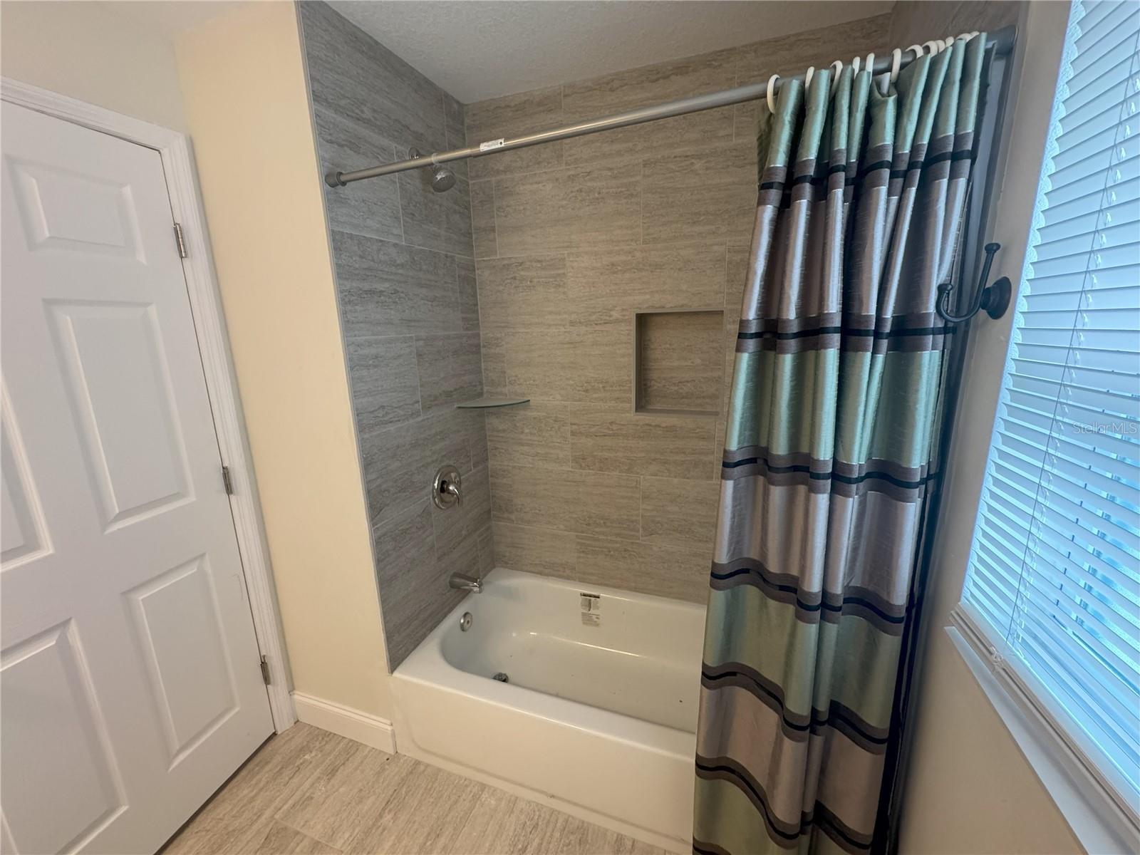 Image 21 of 28 For 716 76th Avenue N