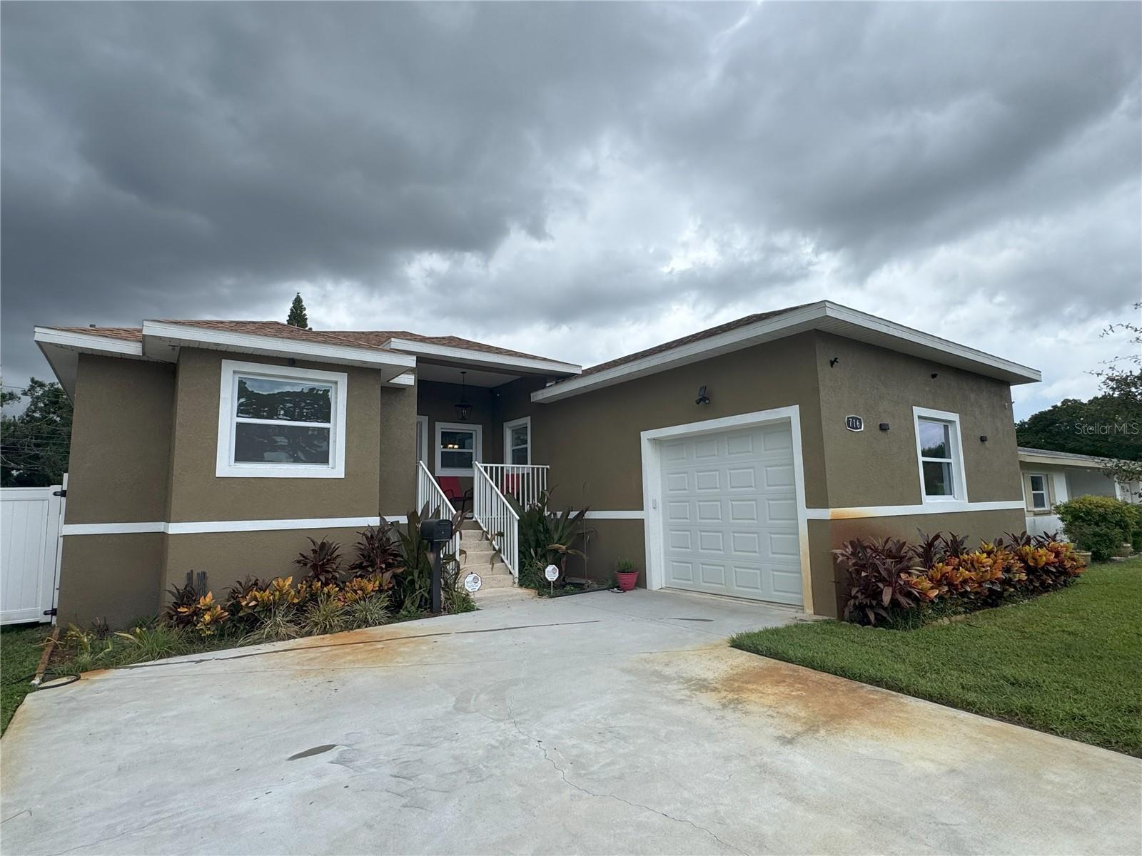 Image 3 of 28 For 716 76th Avenue N