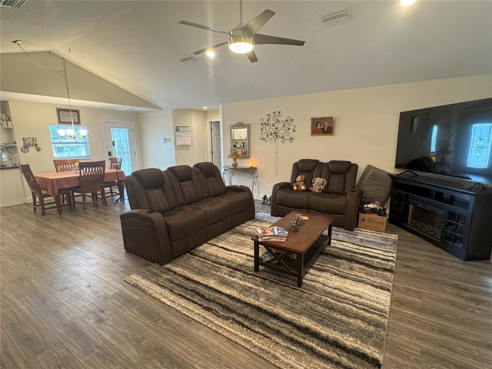 Image 5 of 28 For 716 76th Avenue N