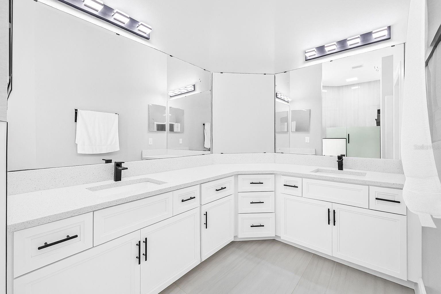 Image 23 of 36 For 12221 Anne Kenia Drive