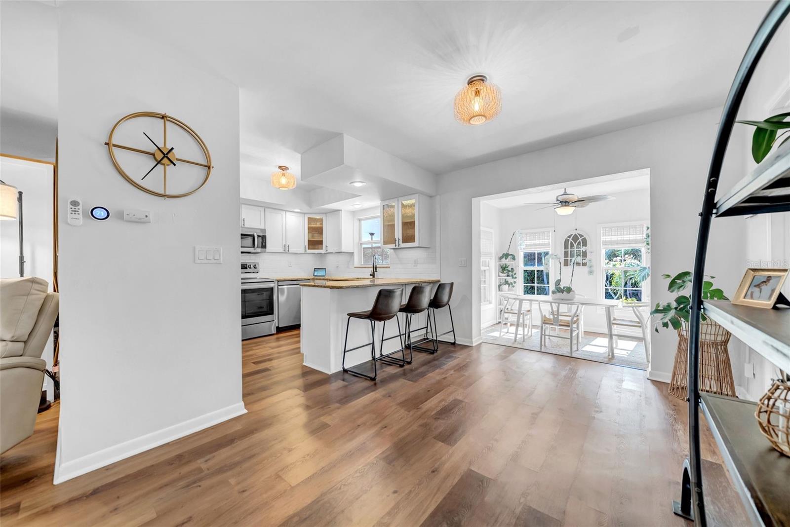 Image 10 of 53 For 4111 Helena Street Ne