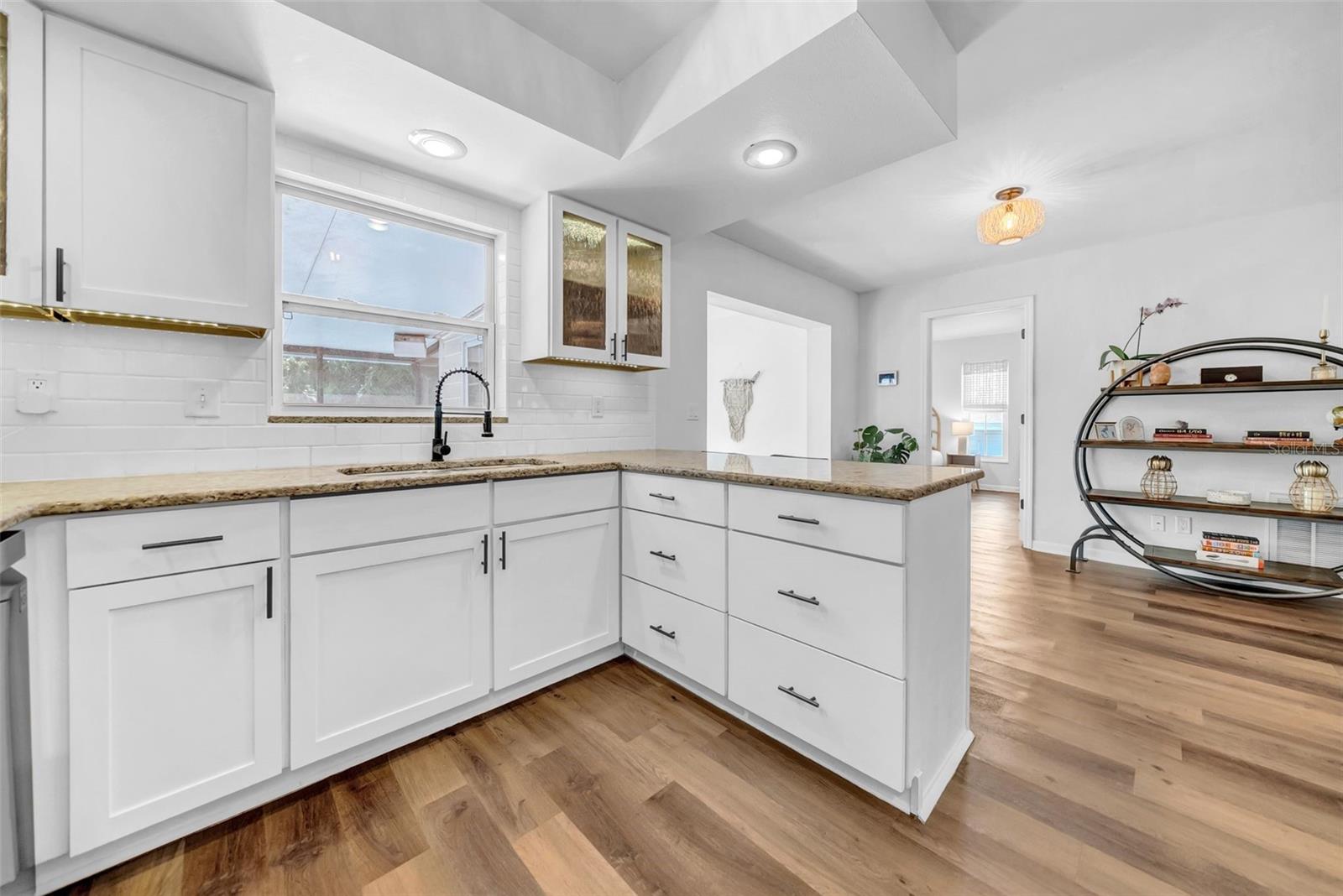 Image 14 of 53 For 4111 Helena Street Ne