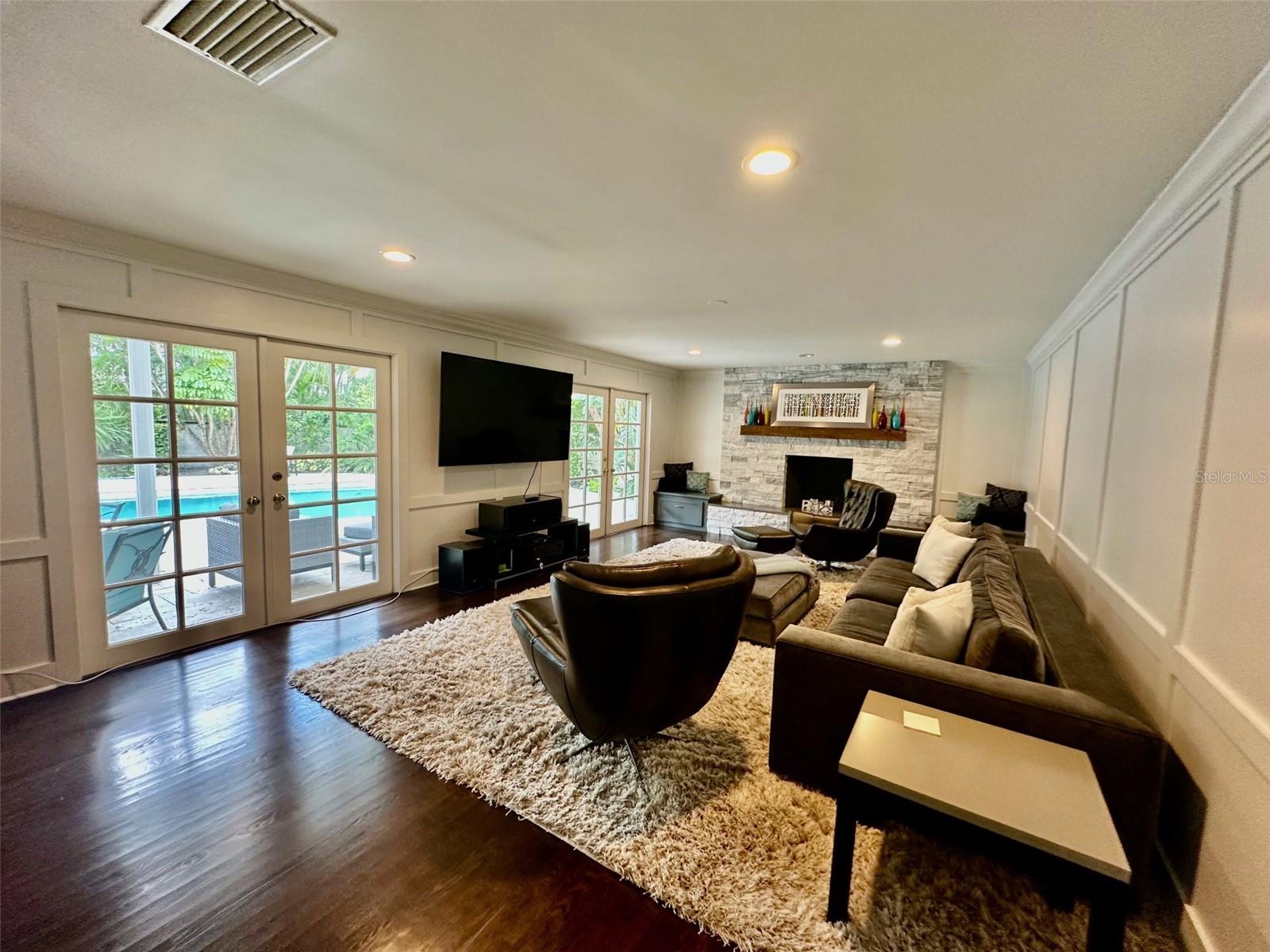 Image 5 of 26 For 4911 Saint Croix Drive