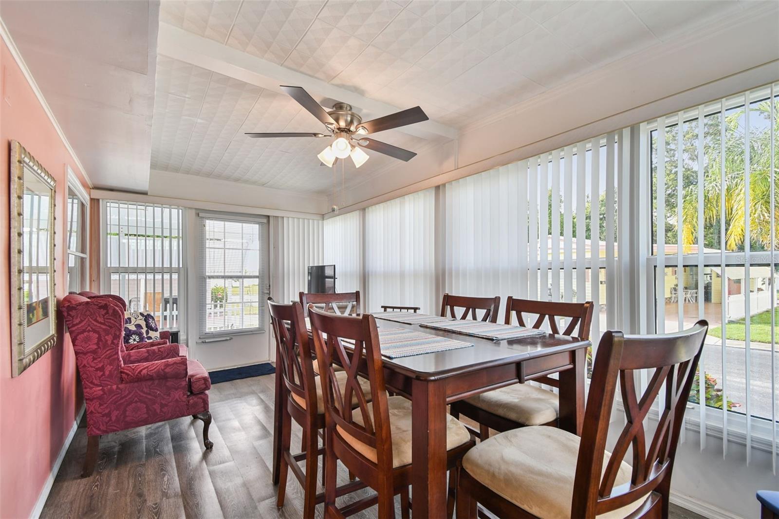 Image 21 of 70 For 12651 Seminole Boulevard 23e