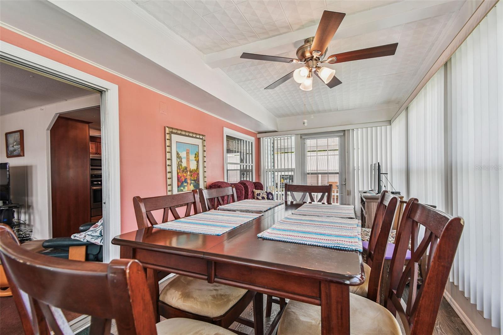 Image 23 of 70 For 12651 Seminole Boulevard 23e