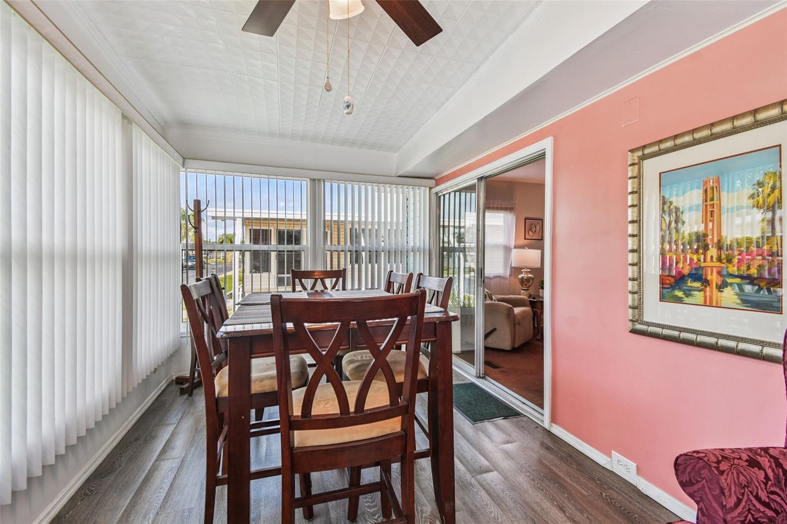 Image 24 of 70 For 12651 Seminole Boulevard 23e