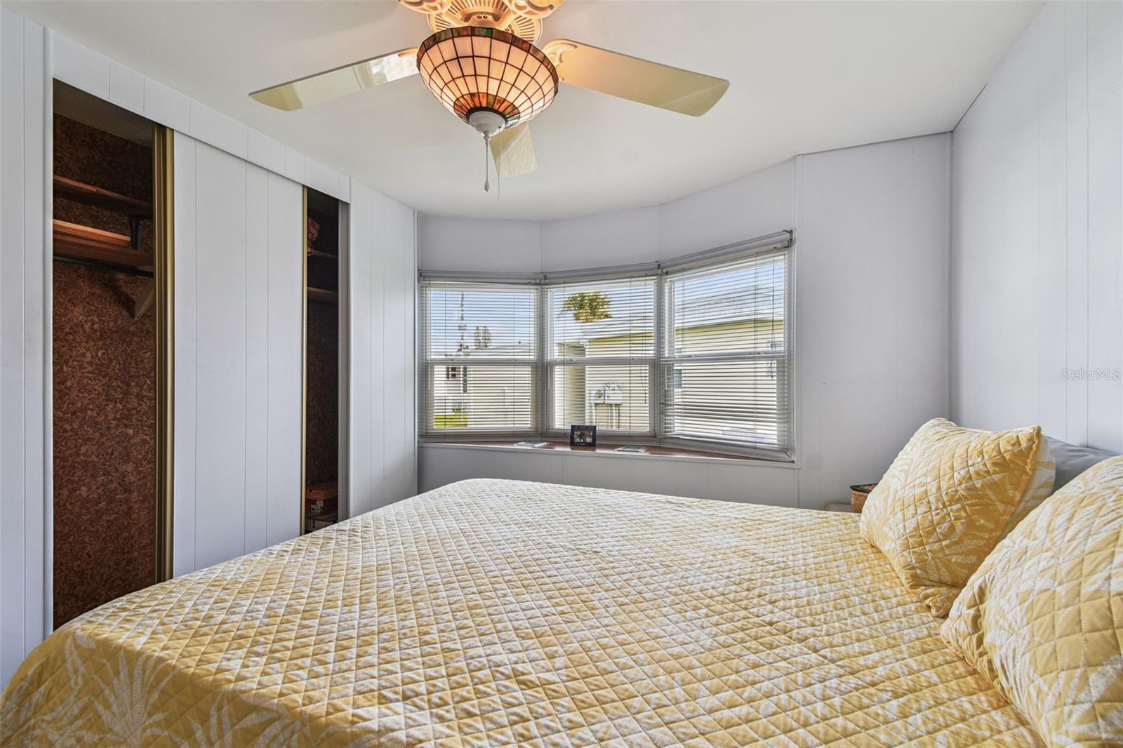 Image 26 of 70 For 12651 Seminole Boulevard 23e