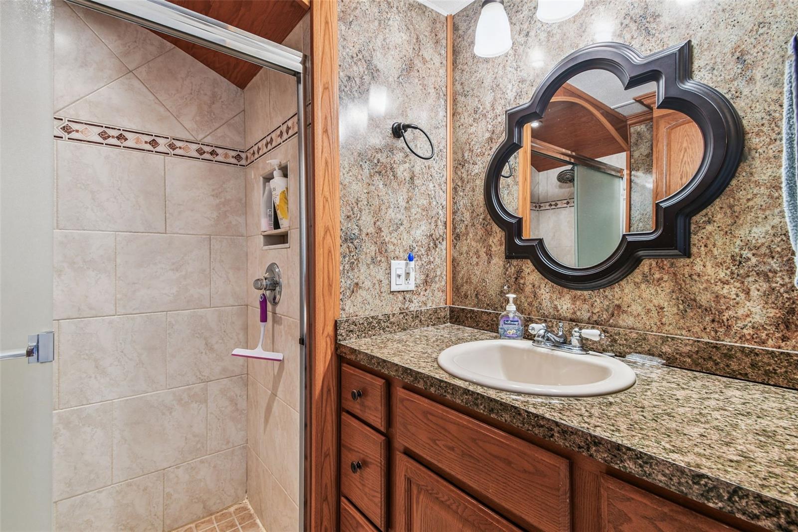 Image 32 of 70 For 12651 Seminole Boulevard 23e