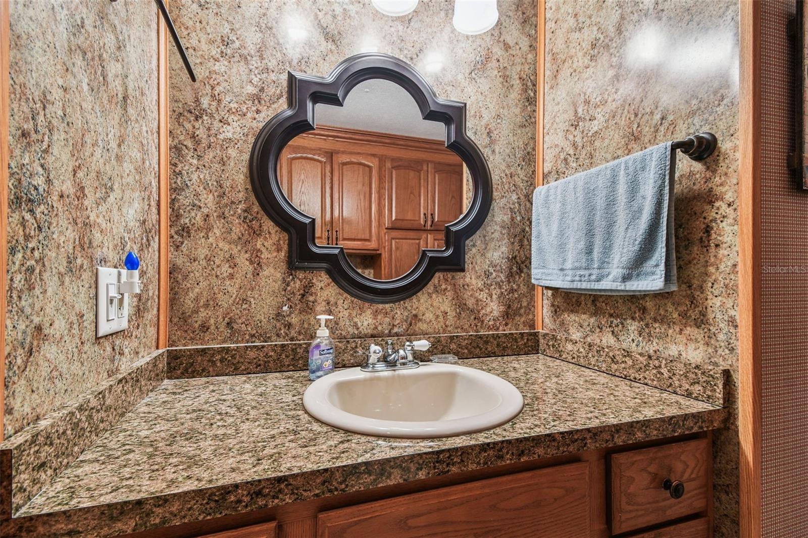 Image 34 of 70 For 12651 Seminole Boulevard 23e