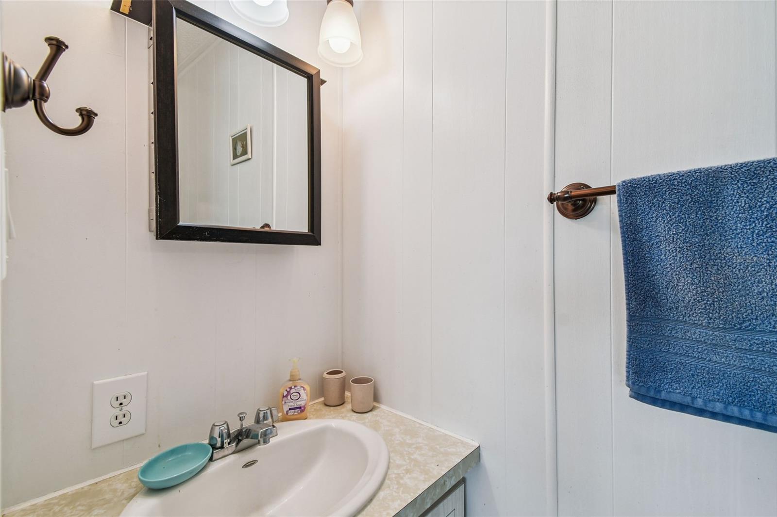 Image 40 of 70 For 12651 Seminole Boulevard 23e