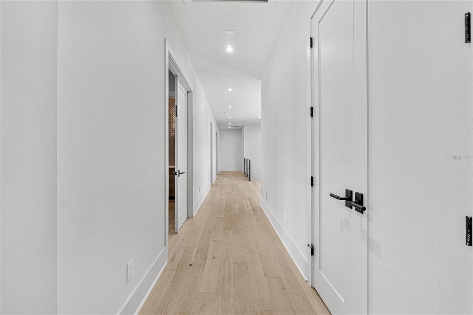 Image 19 of 39 For 5003 Poe Avenue