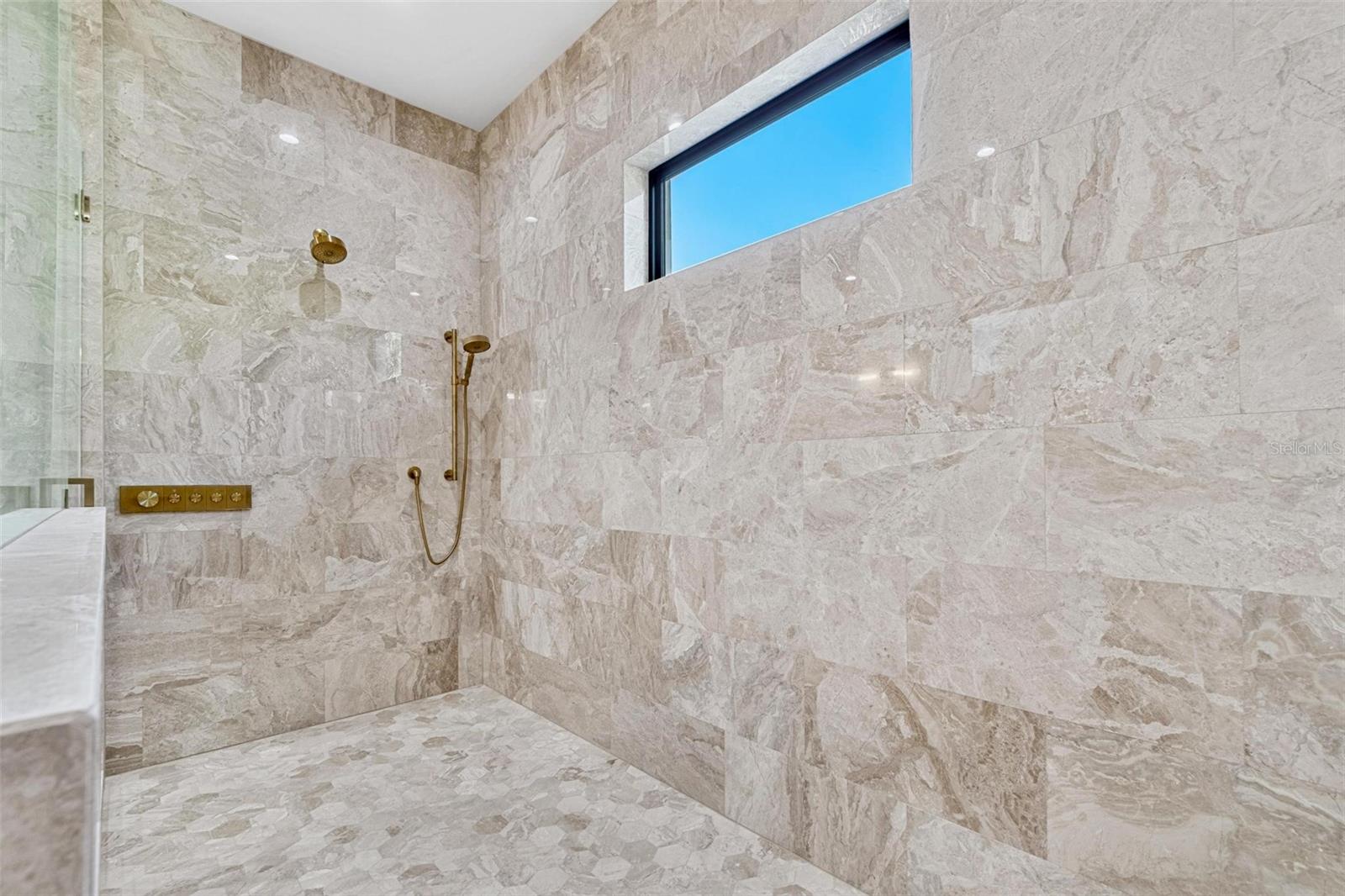 Image 30 of 39 For 5003 Poe Avenue