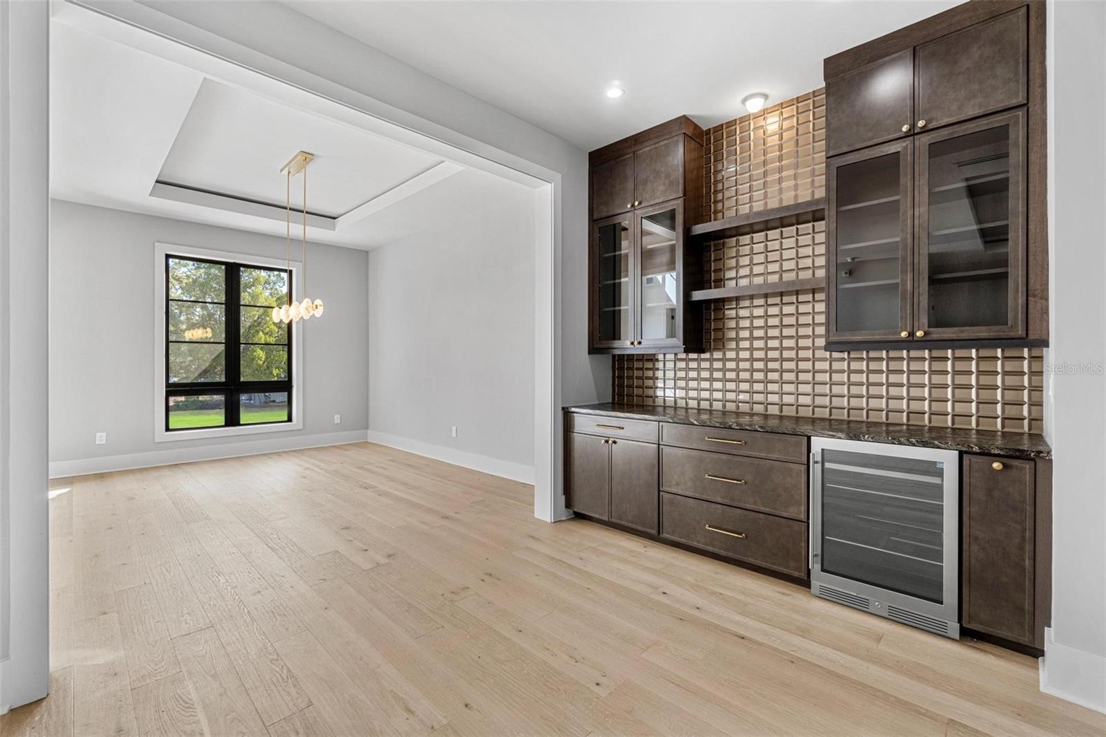 Image 34 of 39 For 5003 Poe Avenue