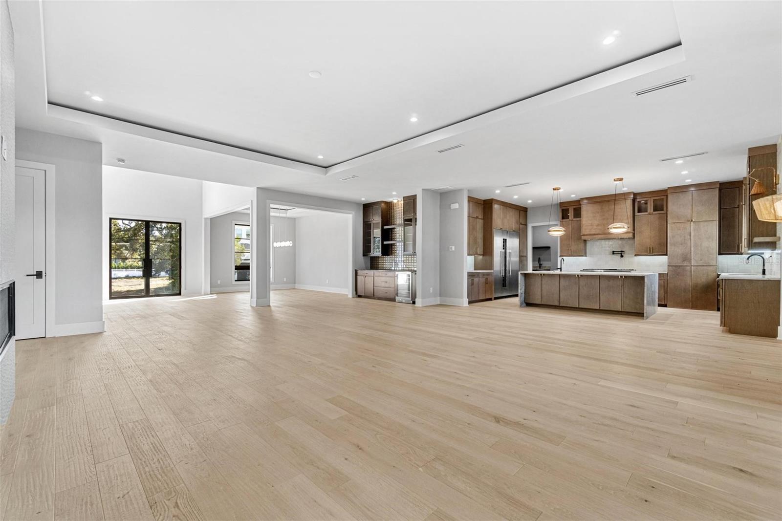 Image 36 of 39 For 5003 Poe Avenue