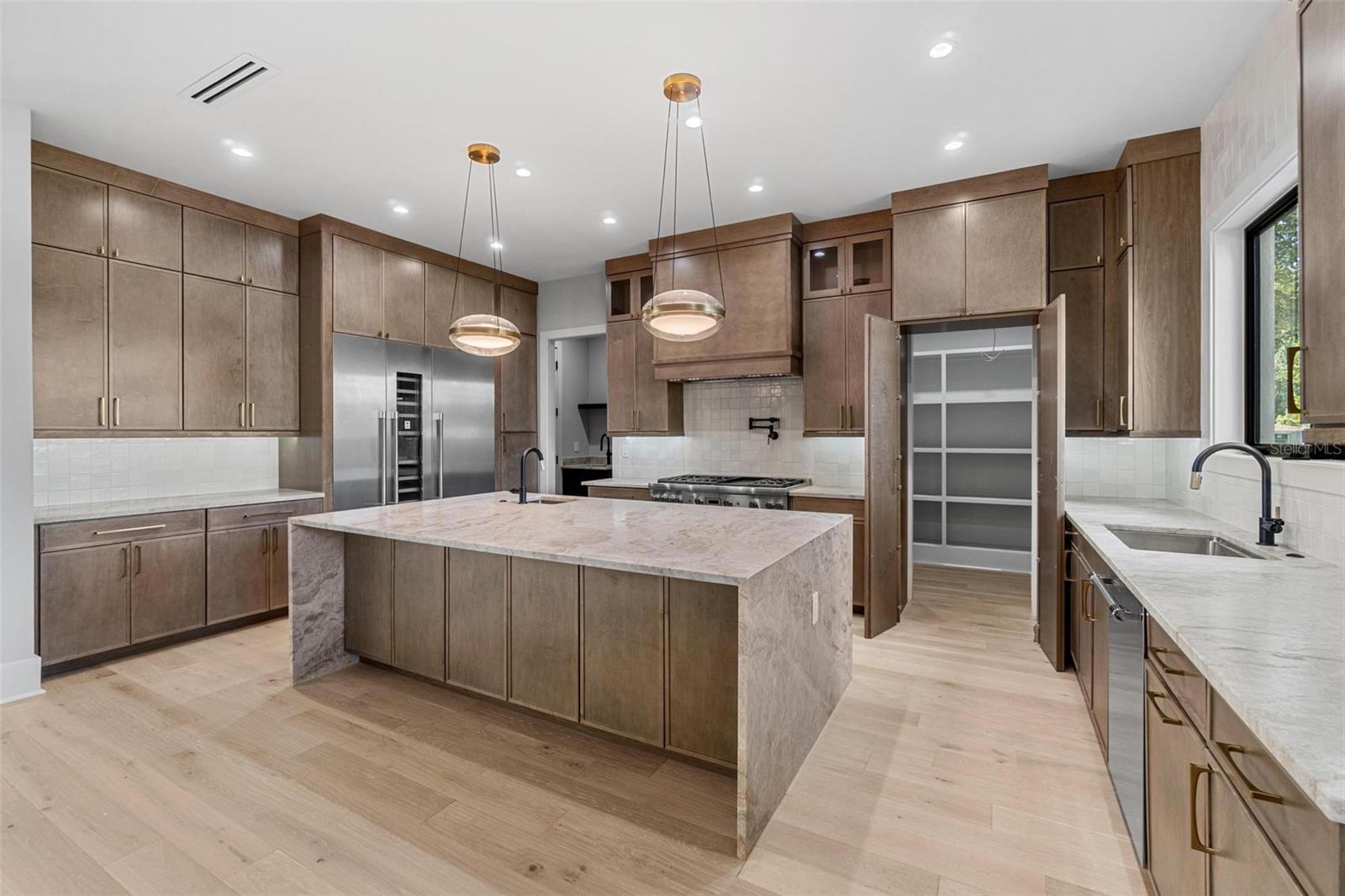 Image 4 of 39 For 5003 Poe Avenue