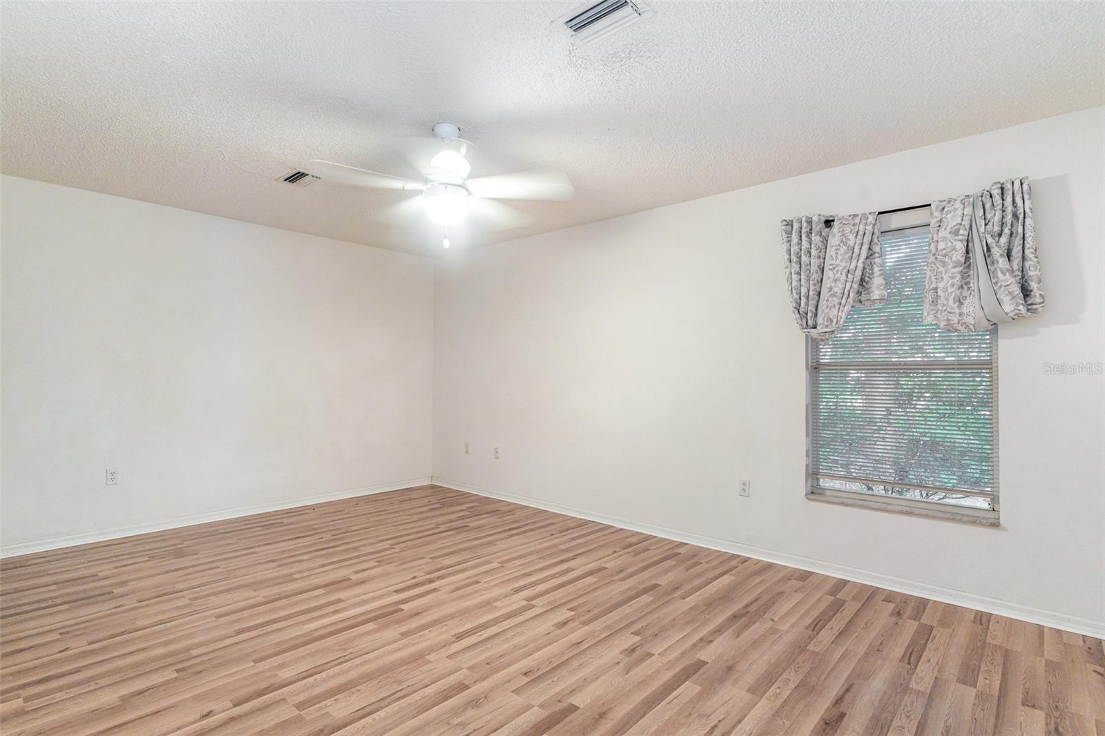 Image 11 of 21 For 1415 Cleveland Street