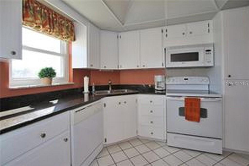 Image 14 of 22 For 221 Cedarwood Circle 221
