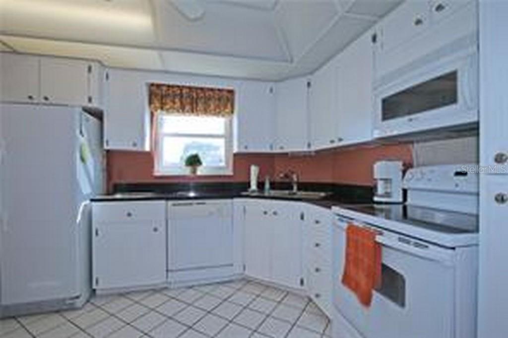 Image 15 of 22 For 221 Cedarwood Circle 221