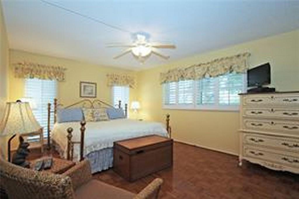 Image 18 of 22 For 221 Cedarwood Circle 221