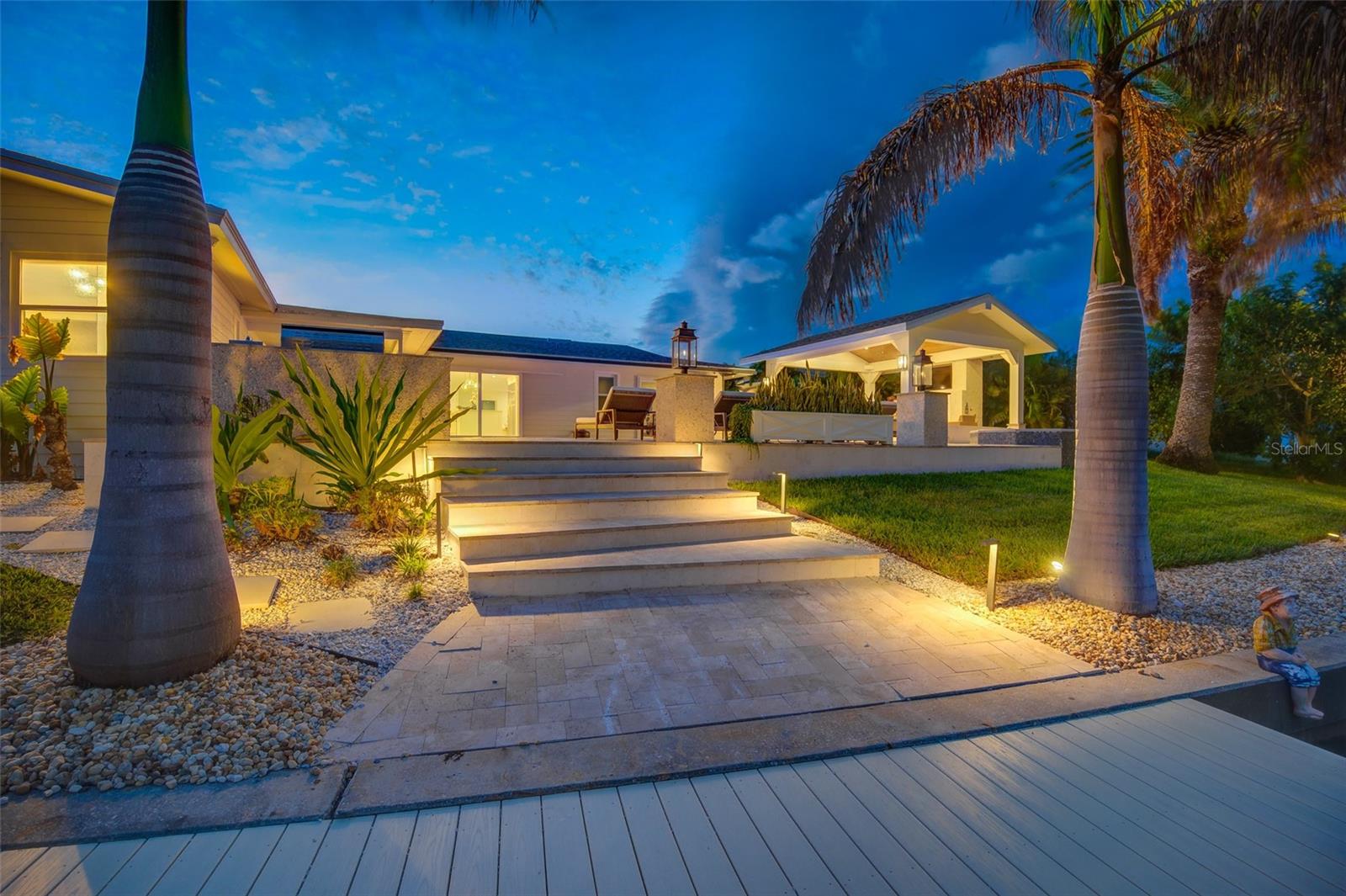 807 Snug Island