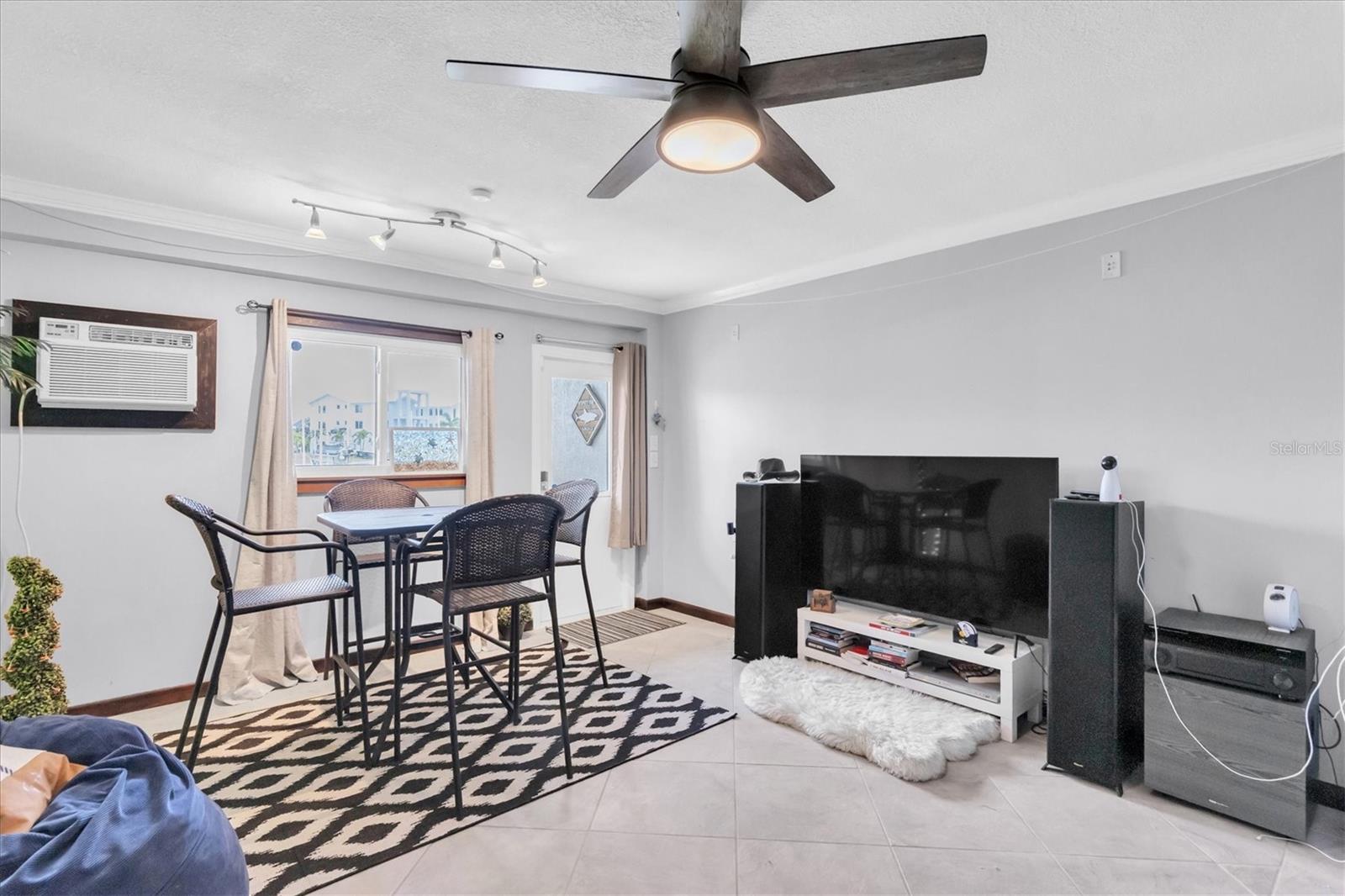 Image 33 of 53 For 307 Madeira Circle