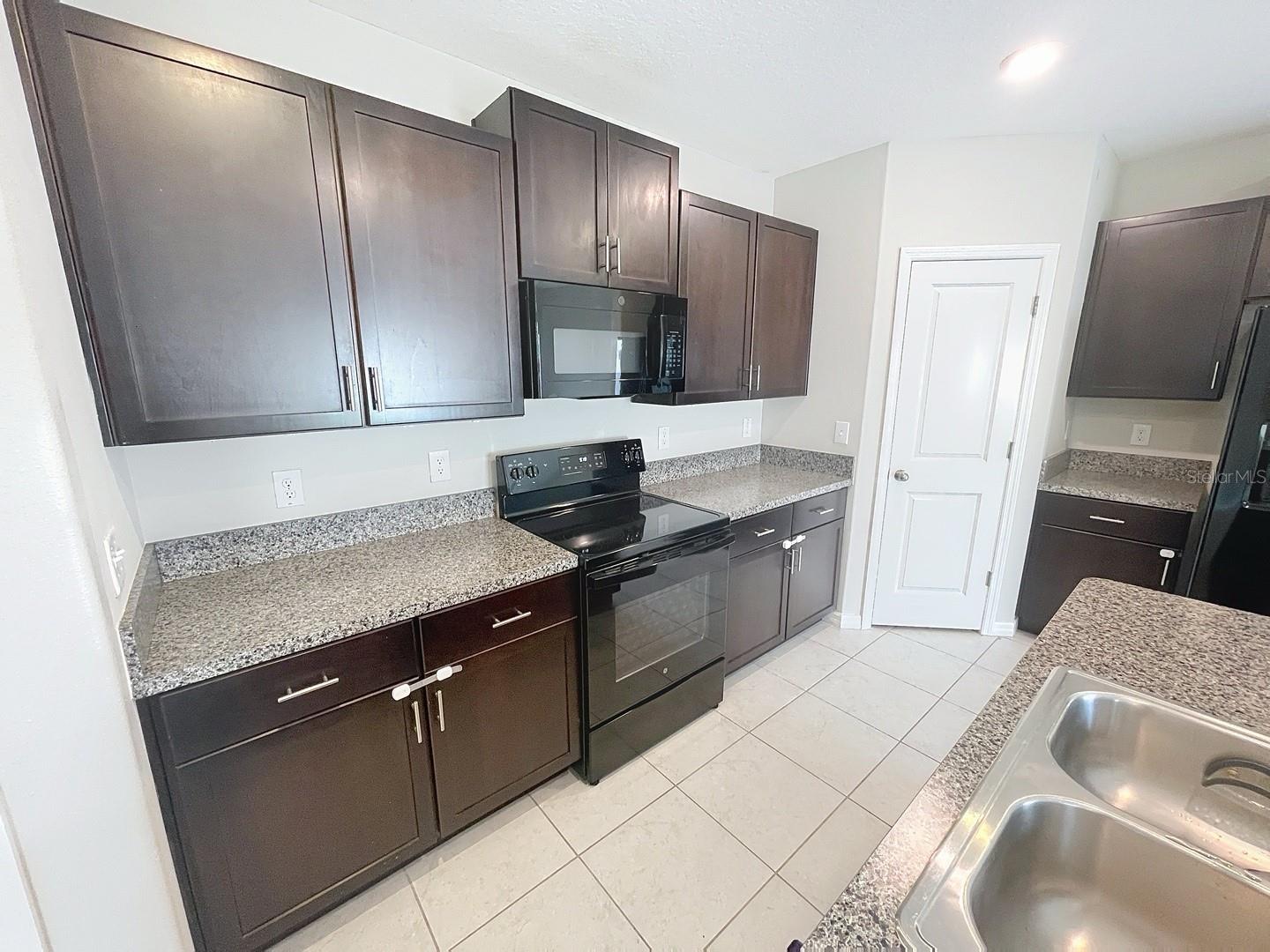 Image 16 of 68 For 3810 Romano Busciglio Street