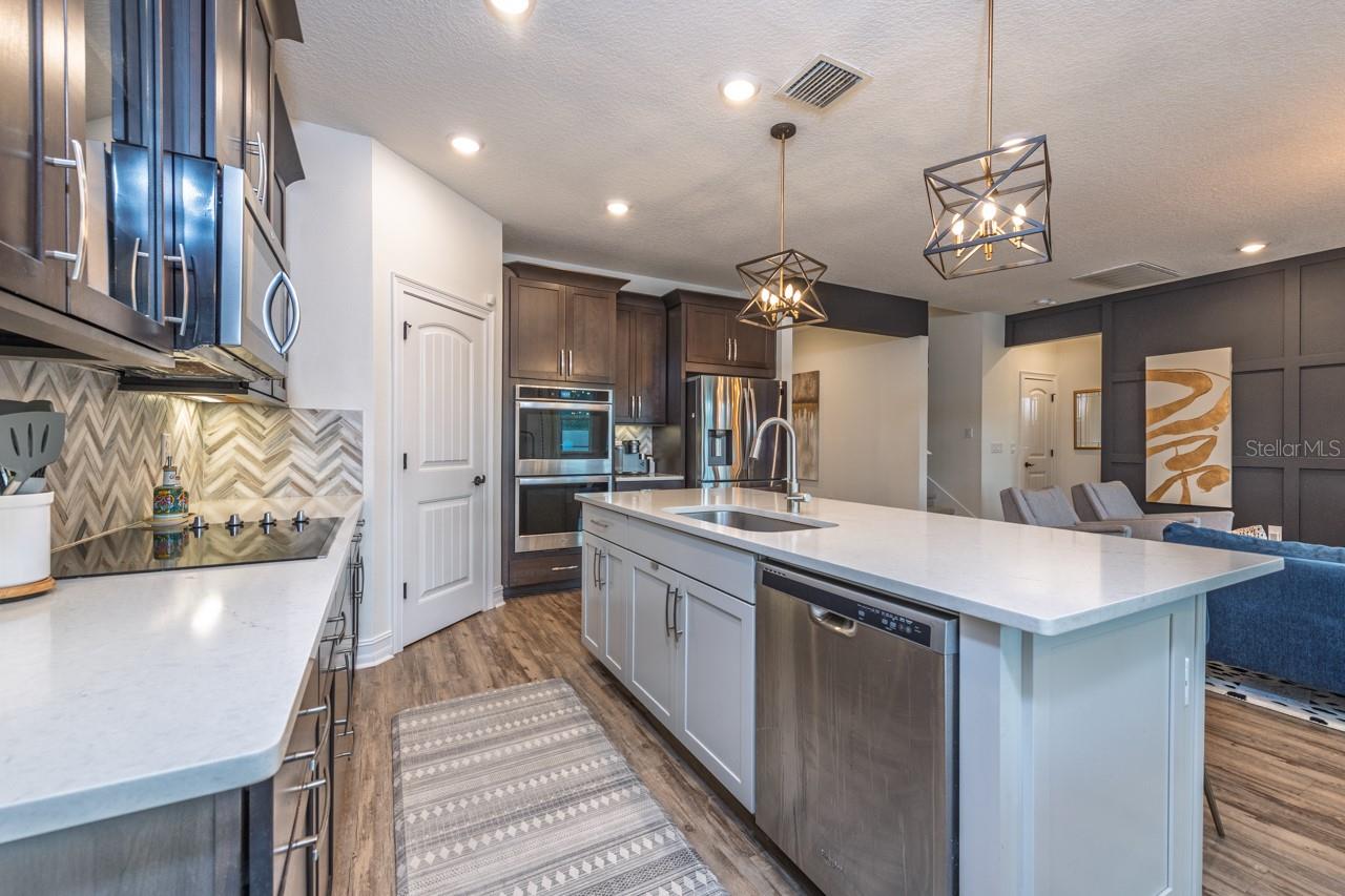 Image 11 of 35 For 10704 Whitland Grove Drive