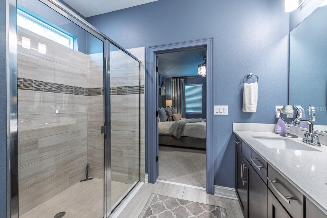 Image 16 of 35 For 10704 Whitland Grove Drive