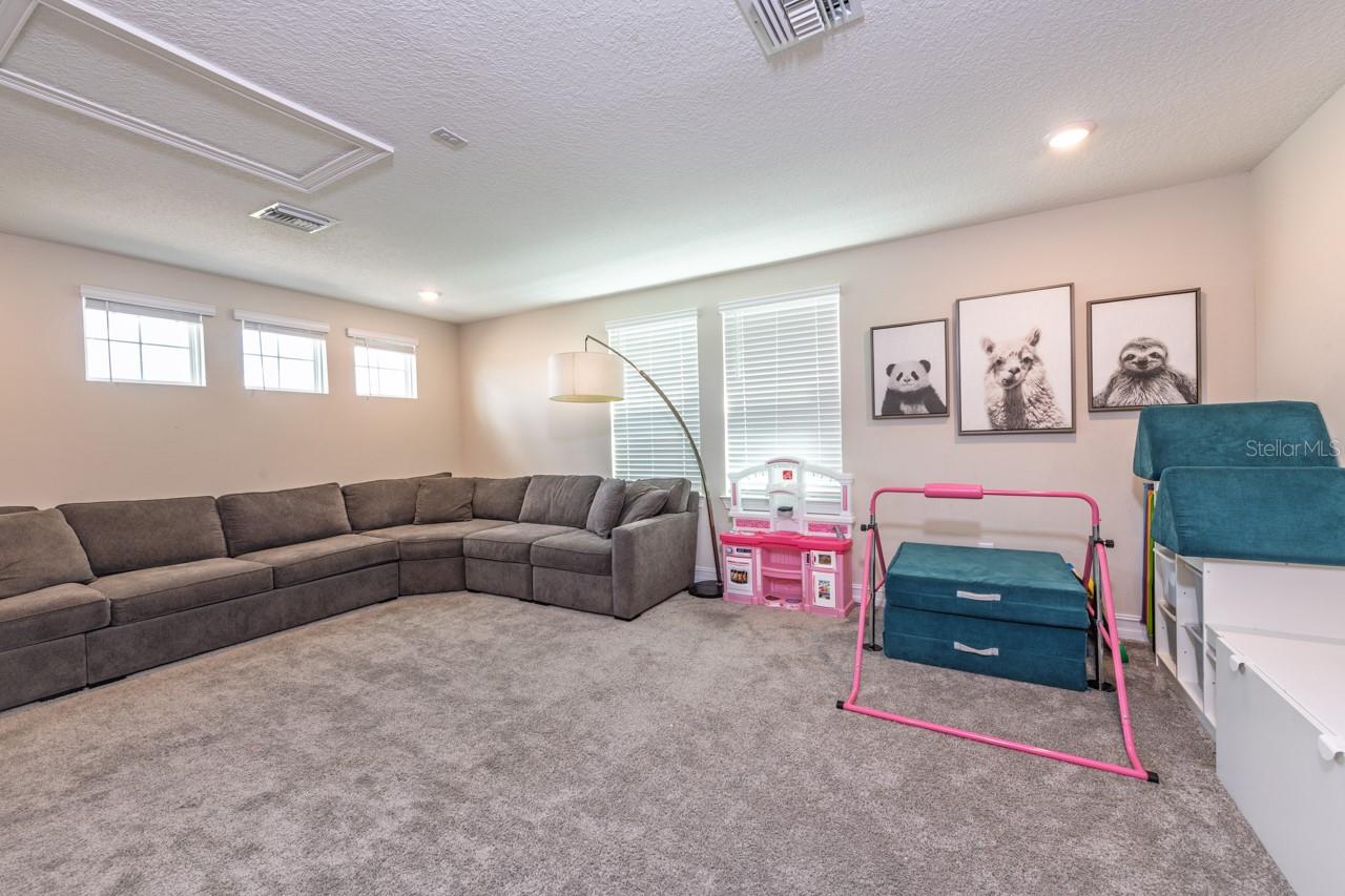 Image 22 of 35 For 10704 Whitland Grove Drive