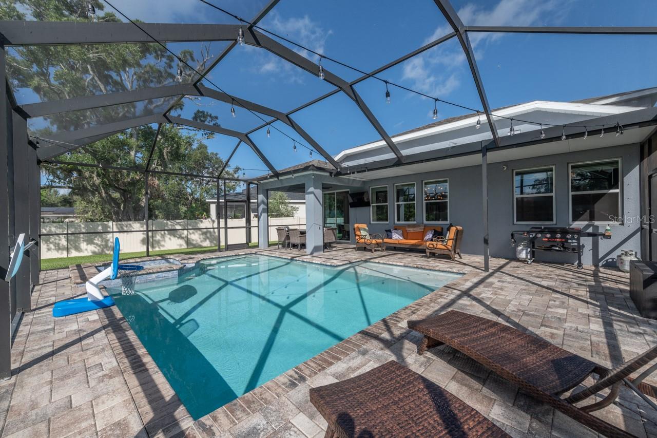 Image 28 of 35 For 10704 Whitland Grove Drive