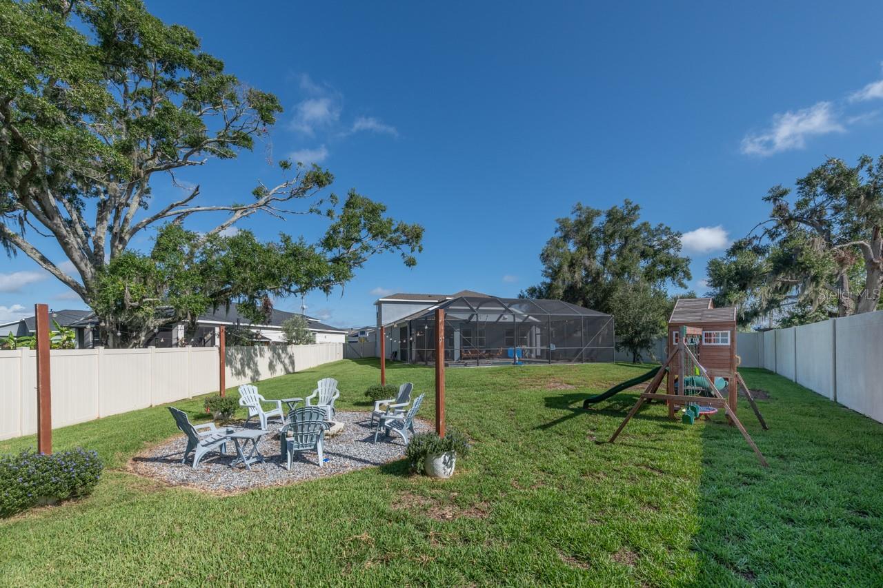 Image 32 of 35 For 10704 Whitland Grove Drive