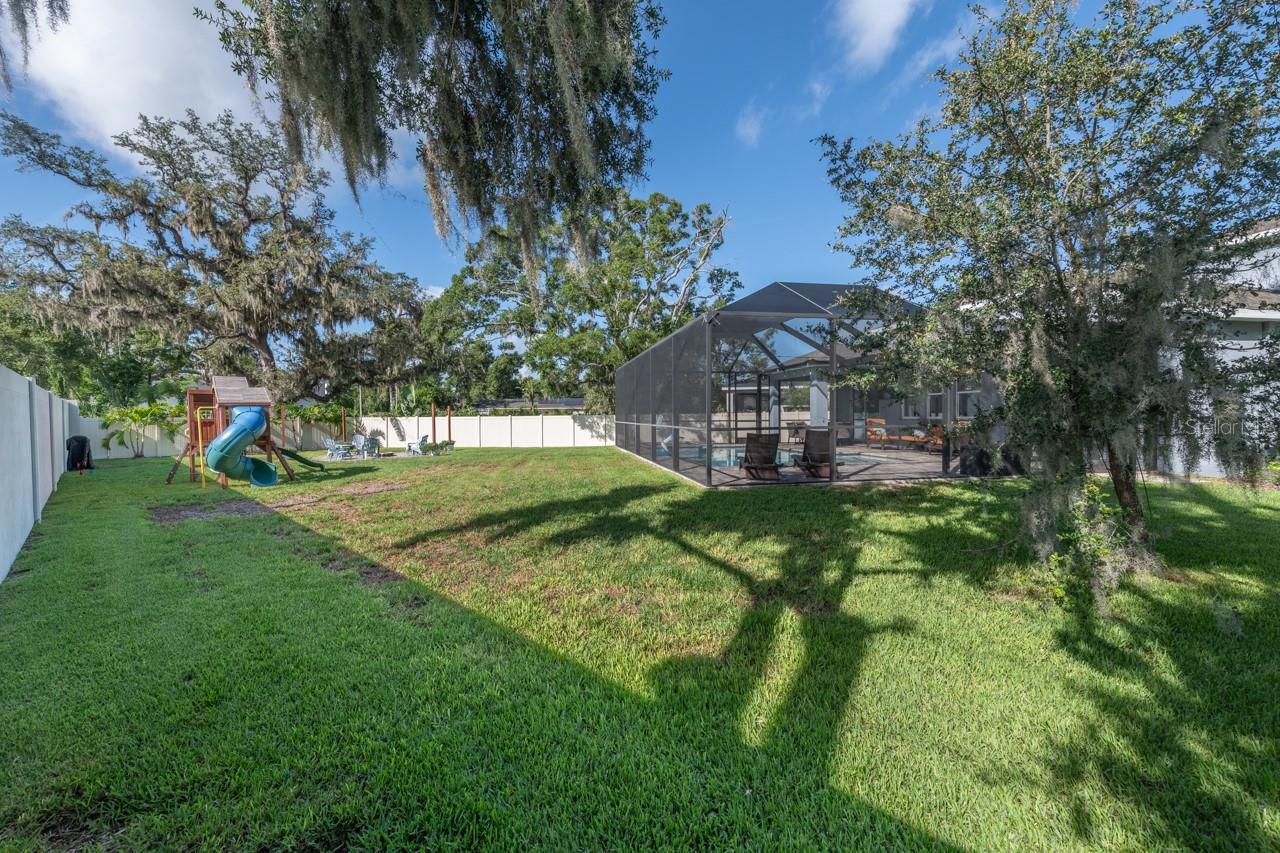 Image 33 of 35 For 10704 Whitland Grove Drive