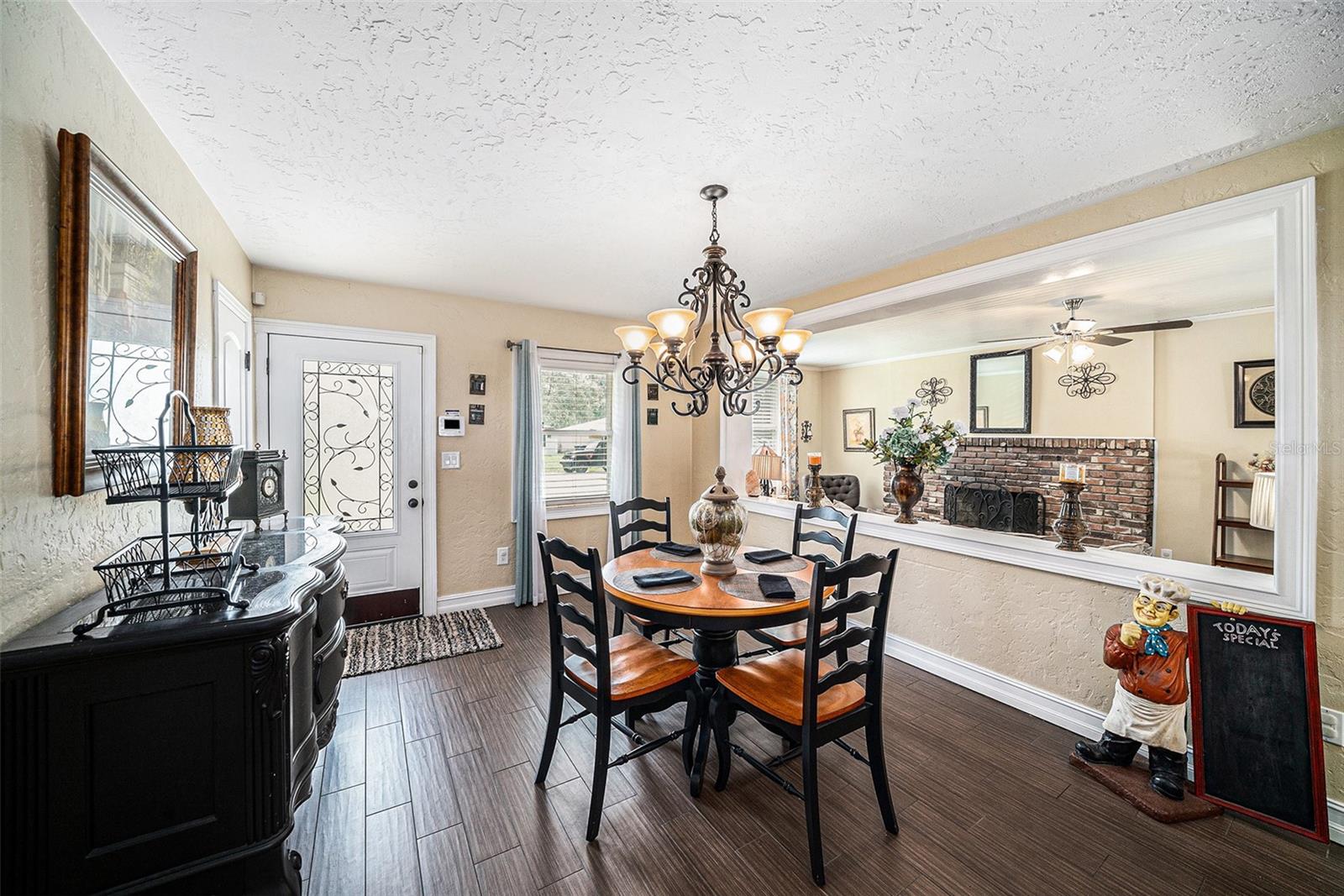 Image 11 of 30 For 10932 Edison Avenue