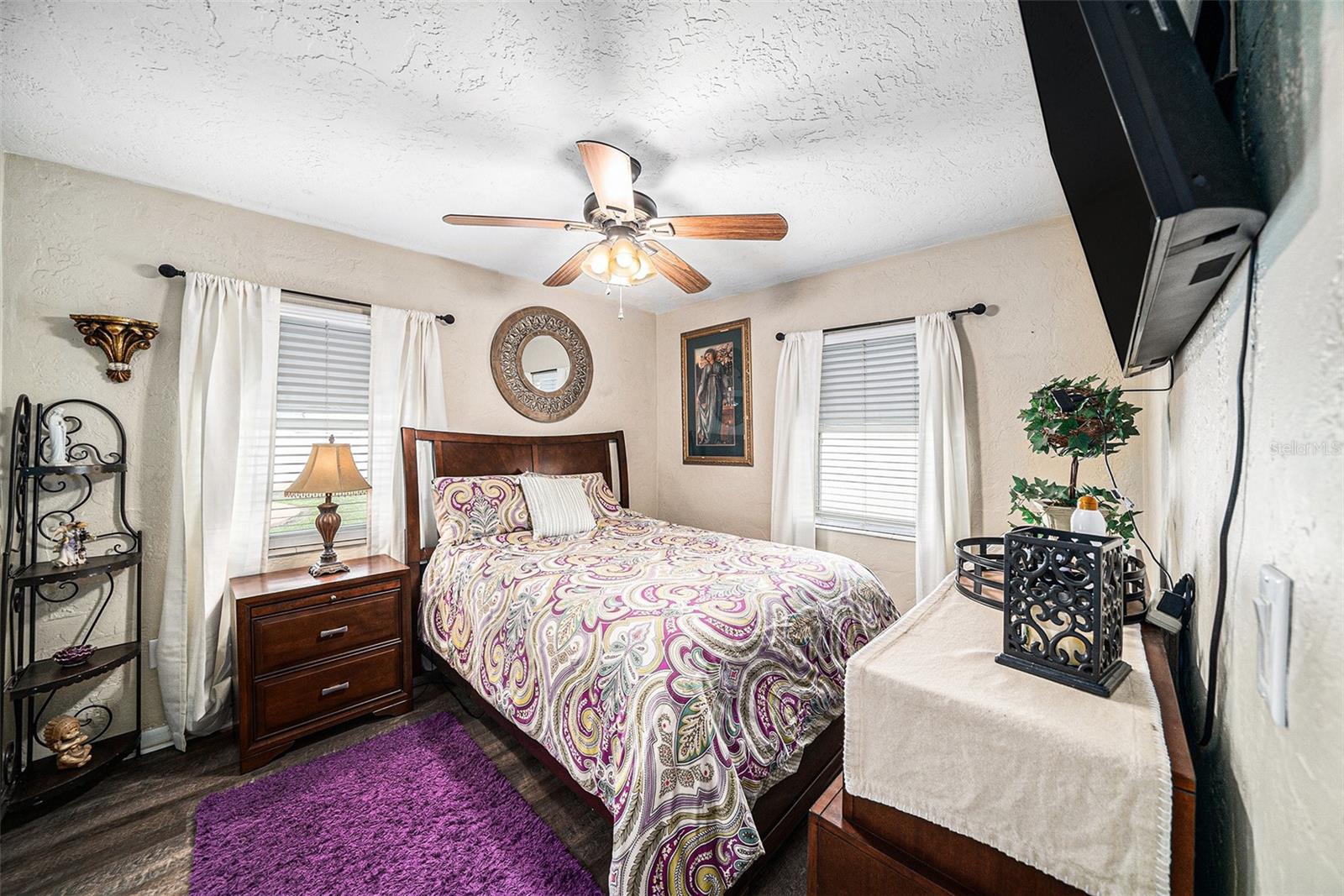 Image 18 of 30 For 10932 Edison Avenue