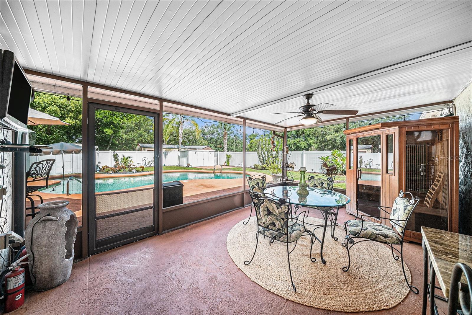 Image 23 of 30 For 10932 Edison Avenue