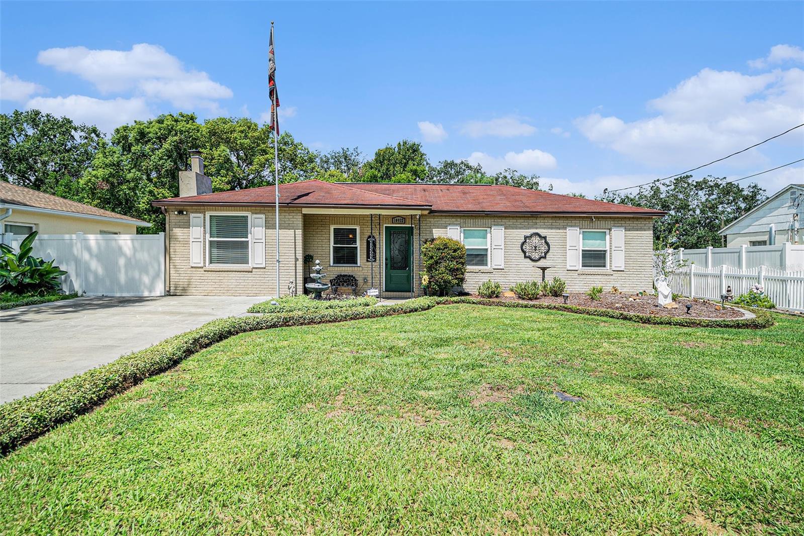 Image 4 of 30 For 10932 Edison Avenue