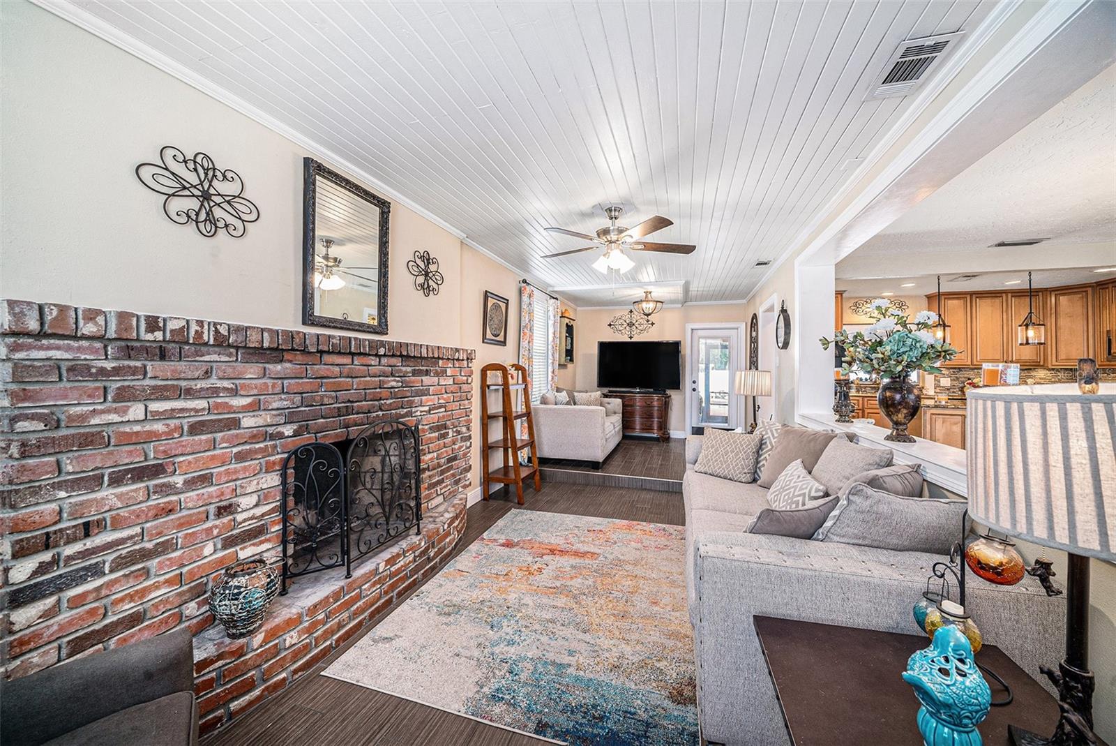 Image 7 of 30 For 10932 Edison Avenue