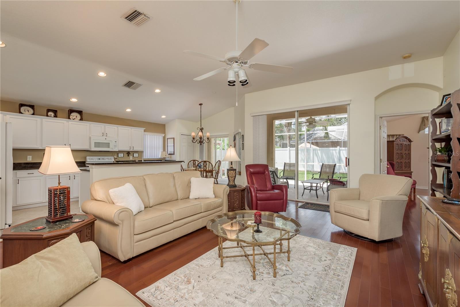 Image 10 of 45 For 457 Liam Avenue