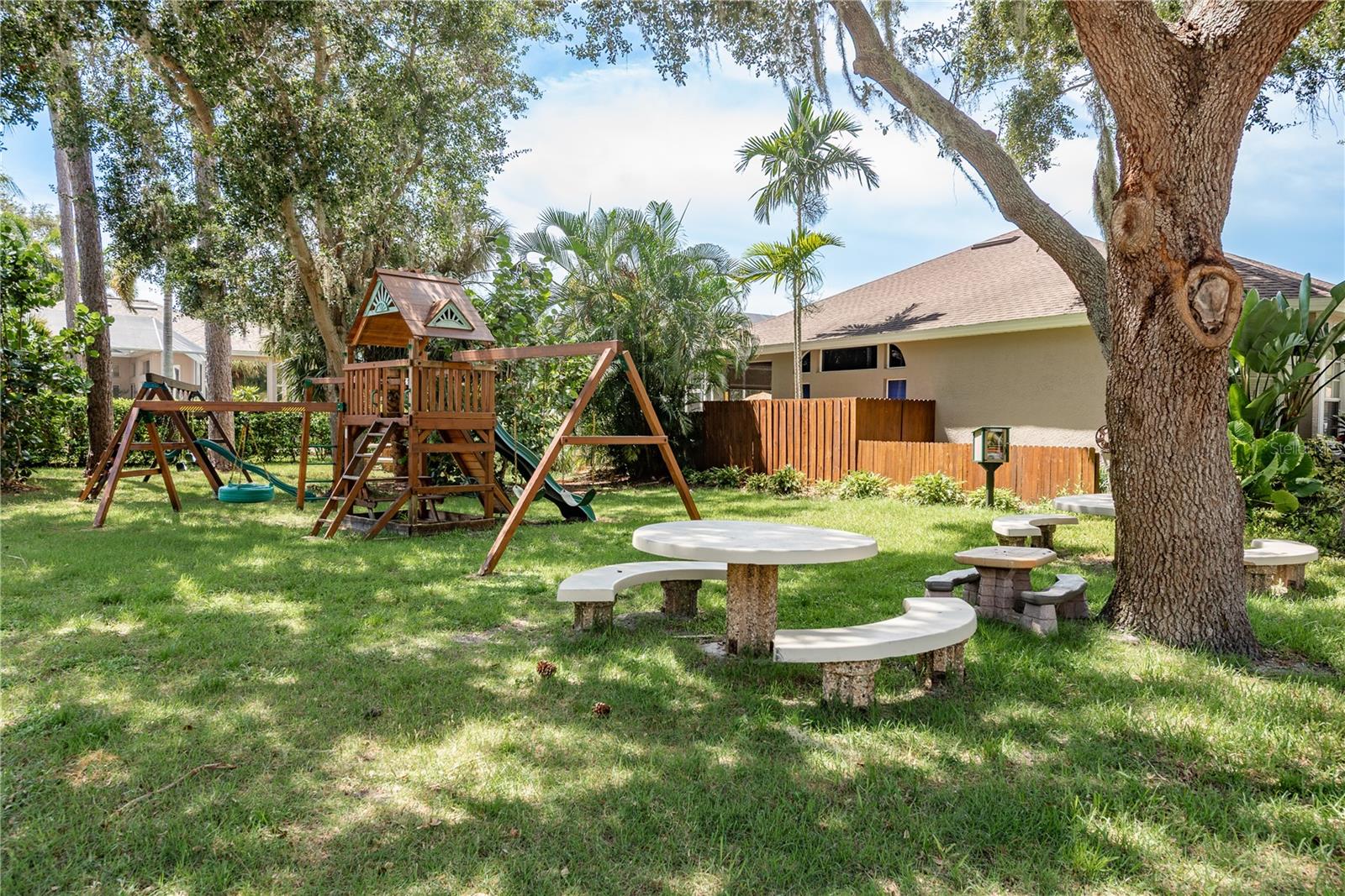 Image 43 of 45 For 457 Liam Avenue