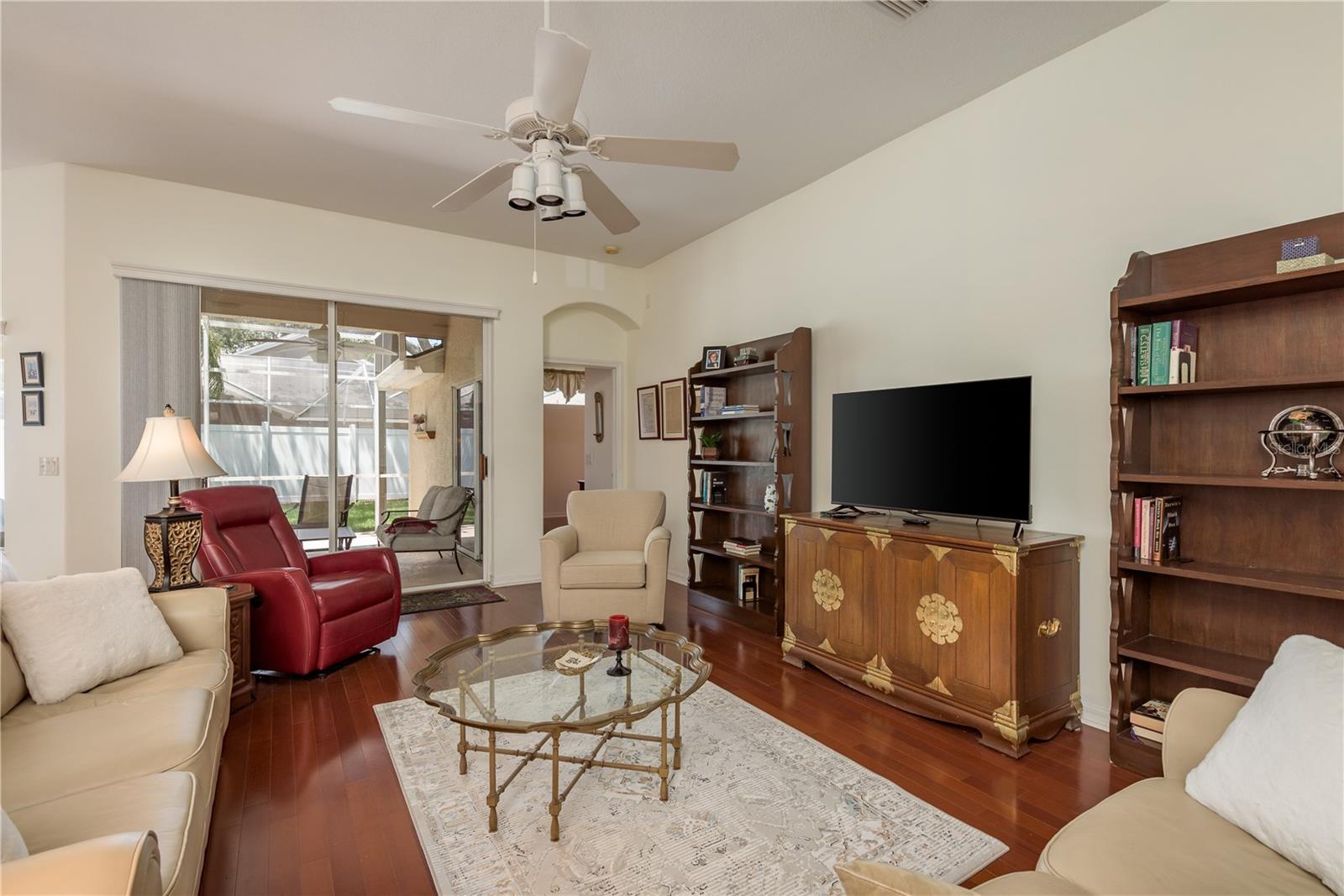 Image 9 of 45 For 457 Liam Avenue