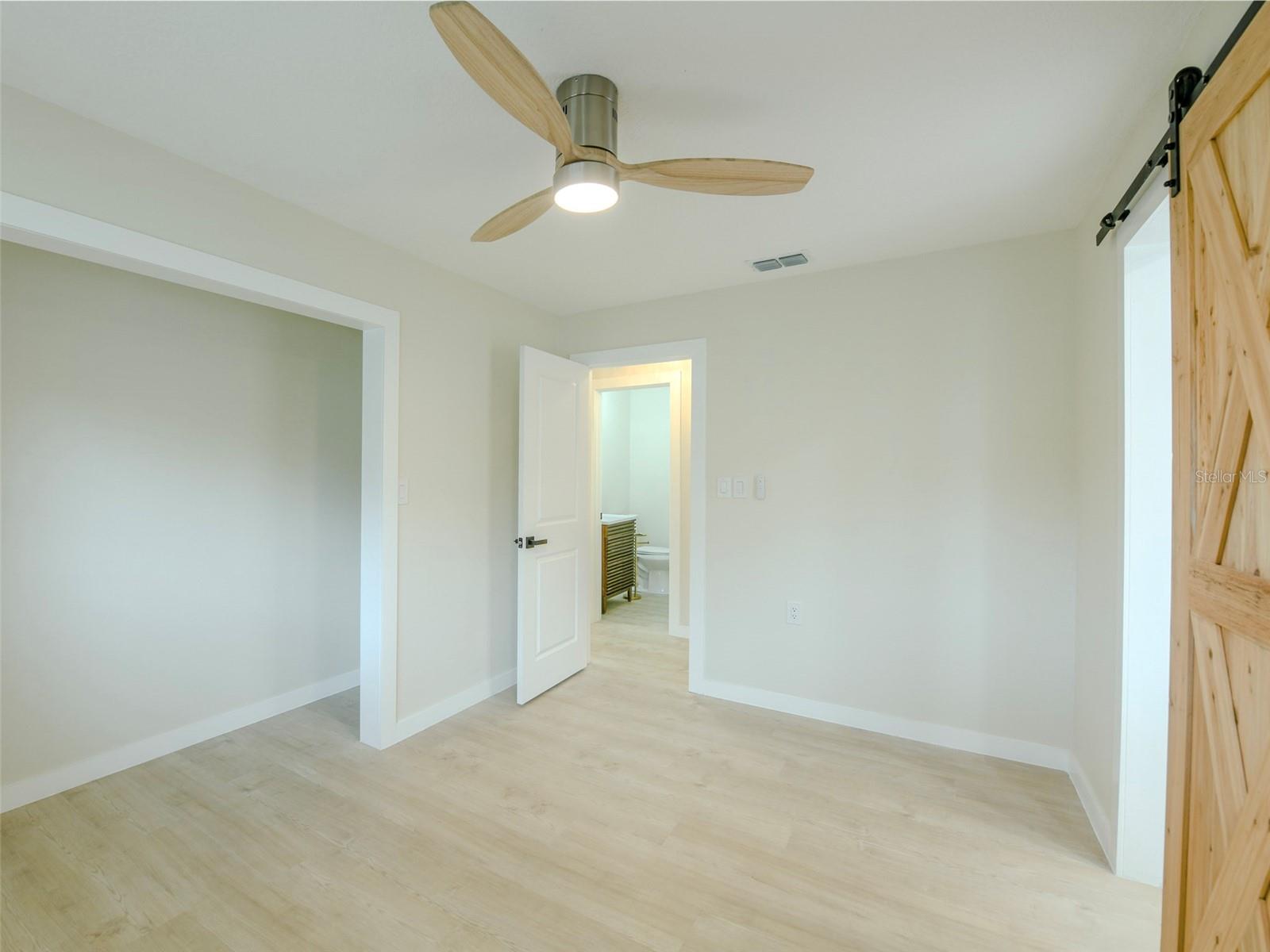 Image 32 of 67 For 6400 Mockingbird Way S