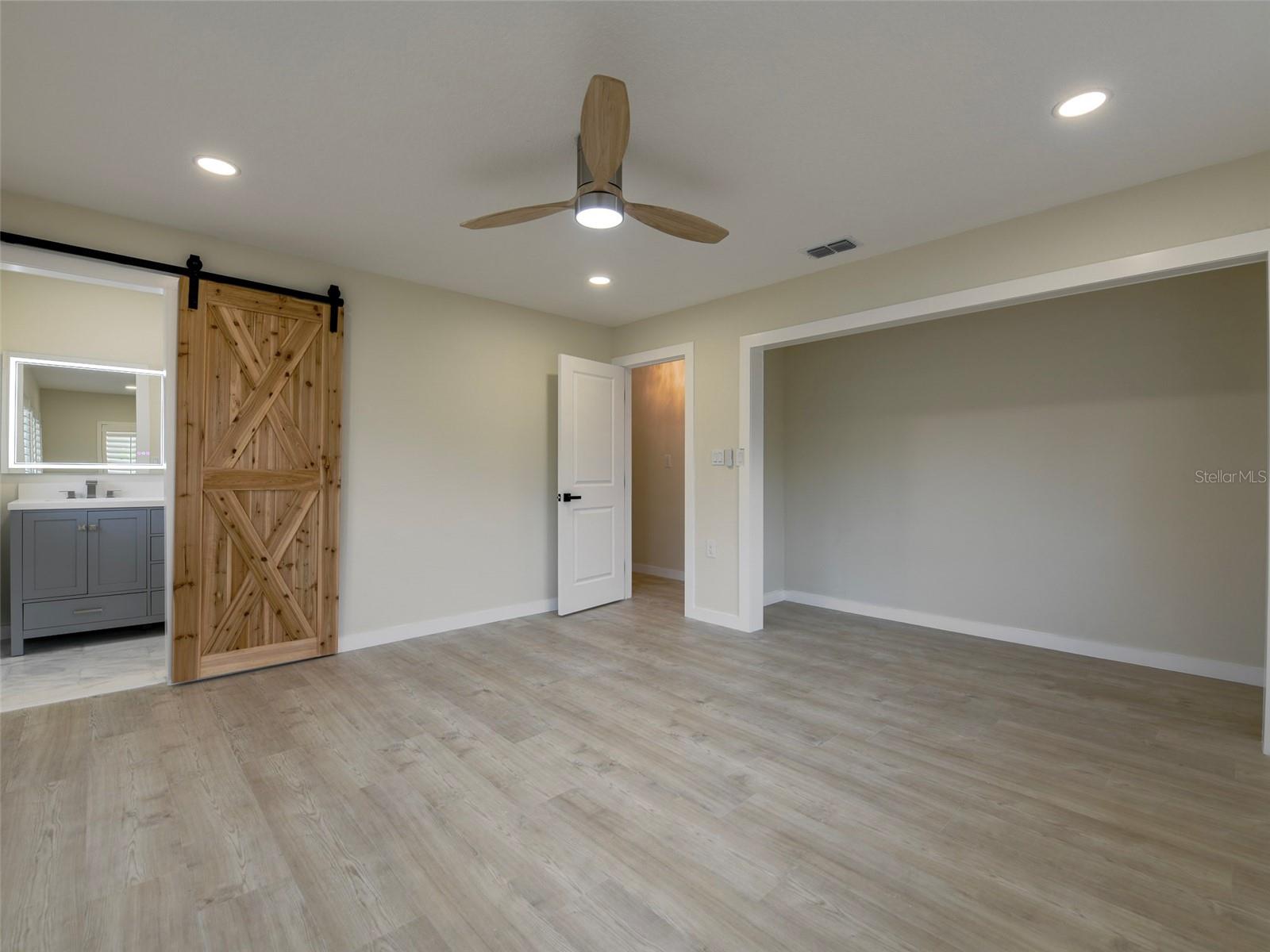 Image 36 of 67 For 6400 Mockingbird Way S