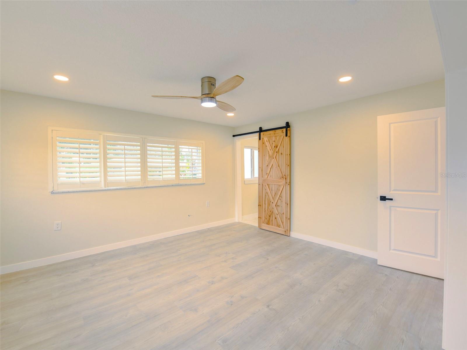 Image 39 of 67 For 6400 Mockingbird Way S
