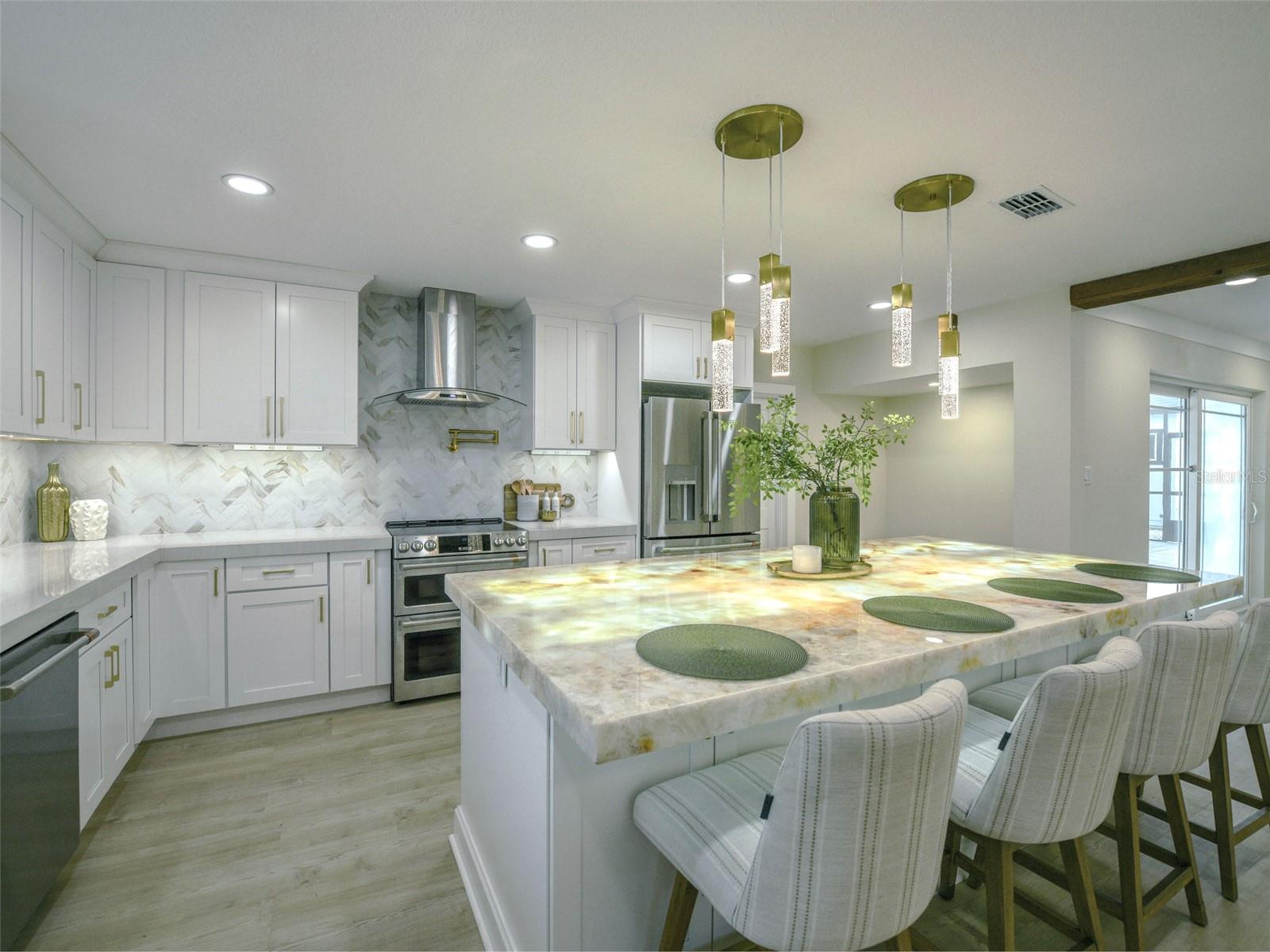 Image 6 of 67 For 6400 Mockingbird Way S