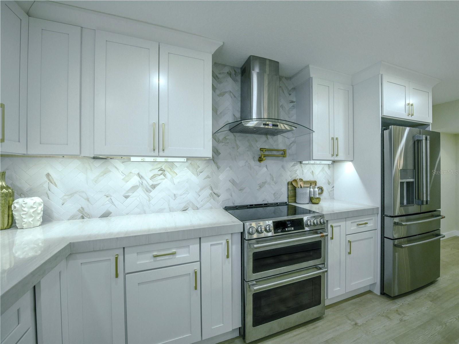 Image 8 of 67 For 6400 Mockingbird Way S