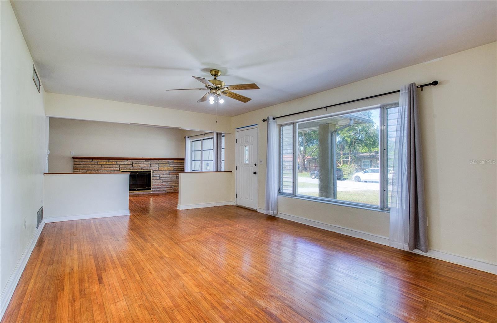 Image 20 of 45 For 309 Kerry Drive